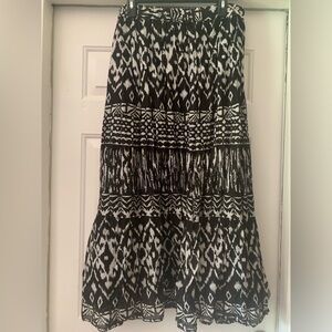 Studio West women’s black and white size XL skirt